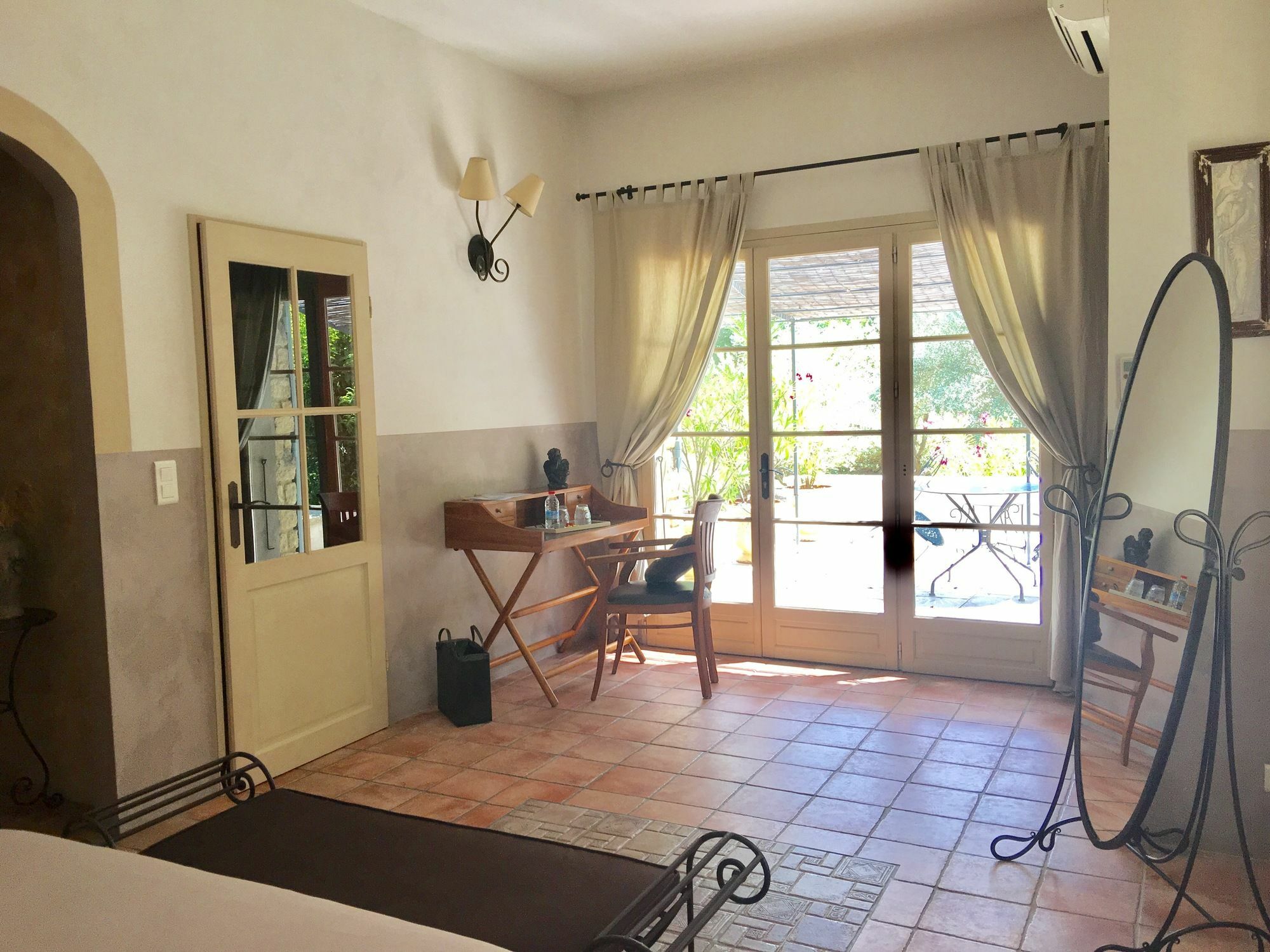 La Bastide Des Anges Hotel อาวีญง ภายนอก รูปภาพ